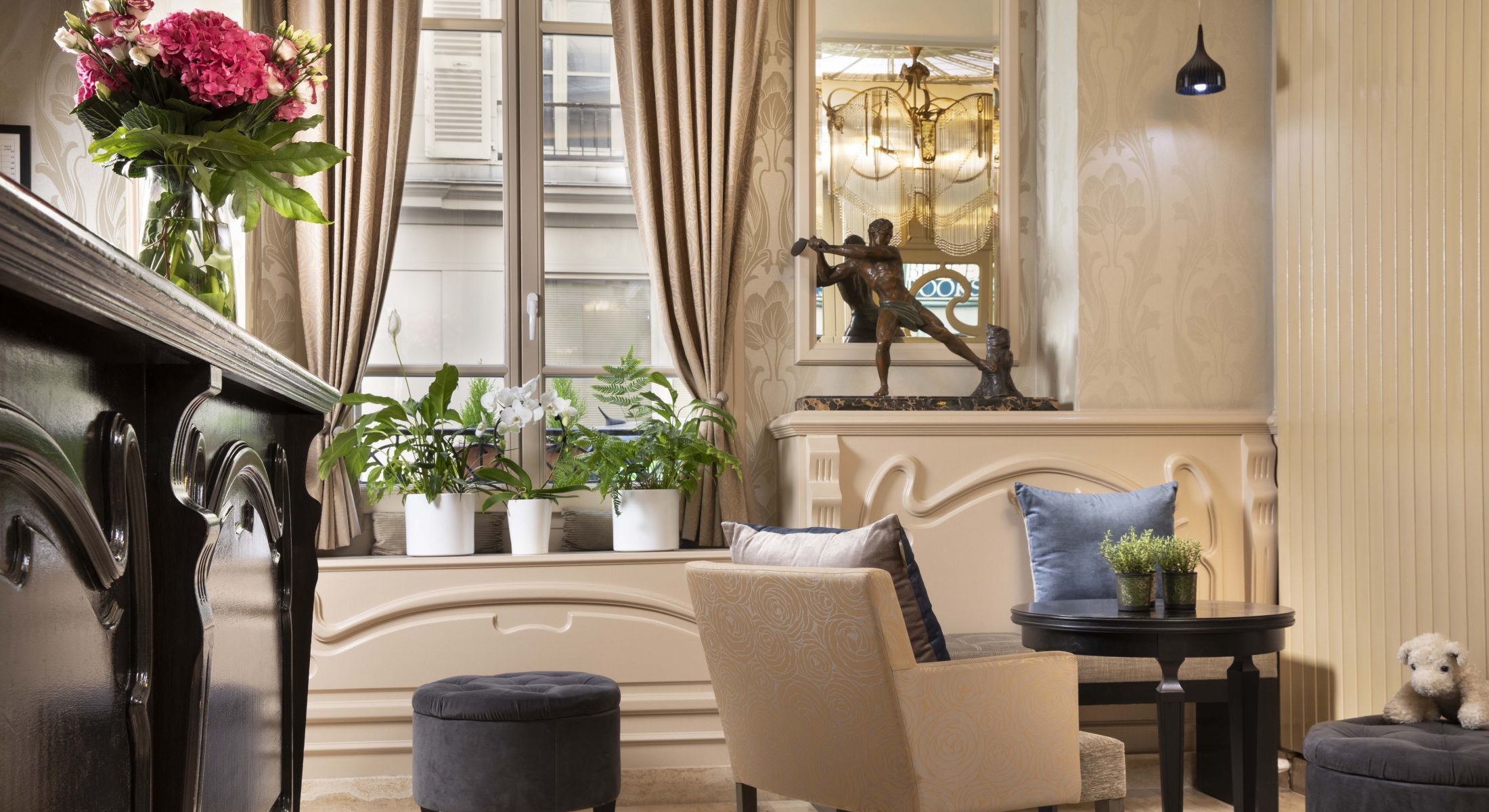 Grand hotel des balcons cheap hotel latin quarter official site